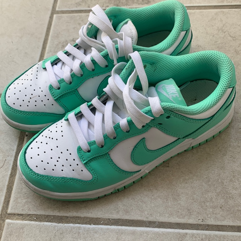 Low dunks green glow
